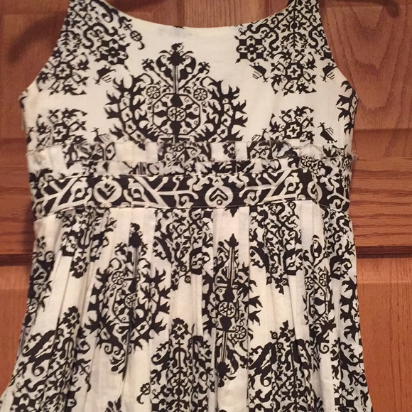 Pretty sundress size 1 - Picture 3 of 5
